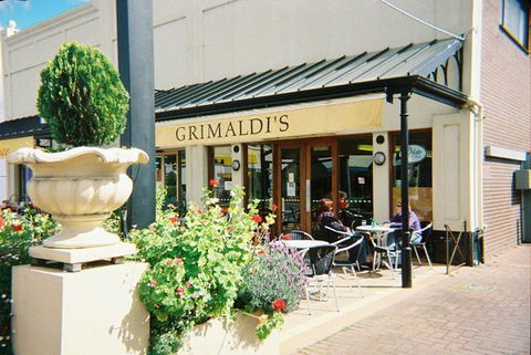 Grimaldi's Restaurant - Go Out 0