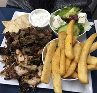 Nik's BBQ On the Lake - Pubs and Clubs