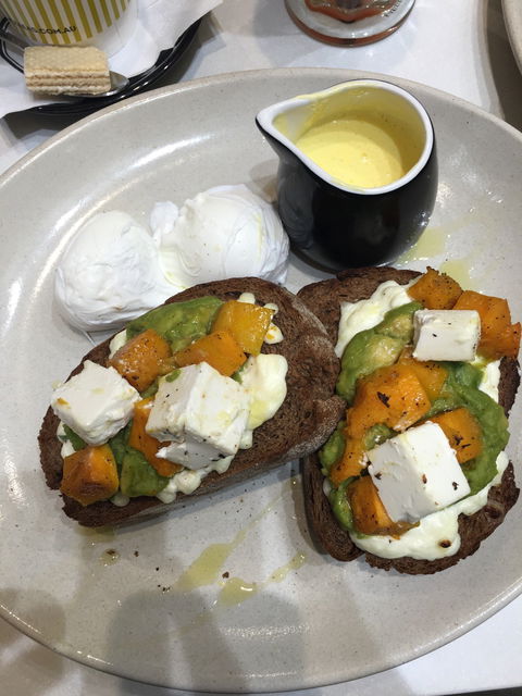 Zeea's Eatery - Brickworks - Pubs and Clubs 4