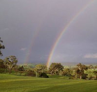 Tenafeate Creek Winery - Pubs and Clubs