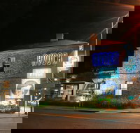 Avoca Hotel - Go Out