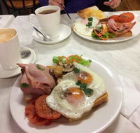 Koffi n Kandi Cafe Laura - Pubs and Clubs