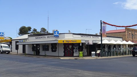 Moonta Hotel - Pubs and Clubs 0