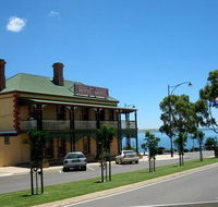 Streaky Bay Hotel - Go Out