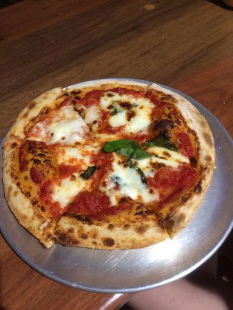 Arlo's Pizzeria On Chevron Island - Pubs and Clubs 0