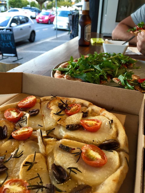 Arlo's Pizzeria On Chevron Island - Pubs and Clubs 4