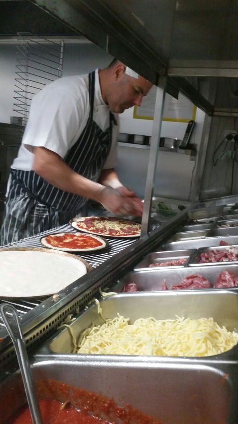Arlo's Pizzeria On Chevron Island - Pubs and Clubs 6