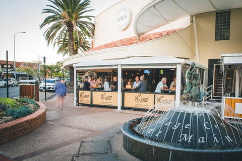 Mano's Restaurant - Pubs and Clubs 0