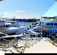 Quarterdeck Kitchen  Bar - Pubs and Clubs