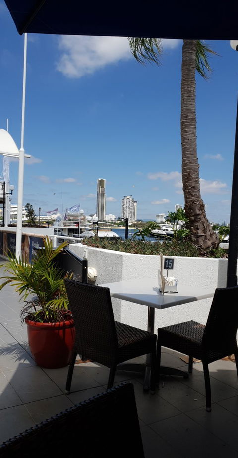 Sunset Waterfront Cafe Bar & Grill - Pubs and Clubs 2