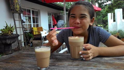 Currumbin Valley Rock Pool Cafe - Go Out 0