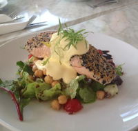 Sea Salt and Vine - Pubs and Clubs