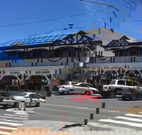 Omaras - Pubs and Clubs