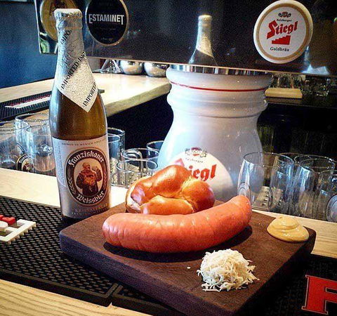Aquavue Cafe Watersports - Go Out 10