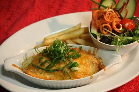 The Square Man Inn - Go Out 0