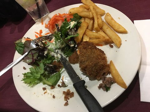 Hinchinbrook Hotel - Go Out 0