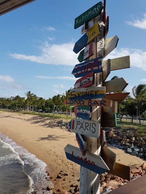 Longboard Bar And Grill - Go Out 2