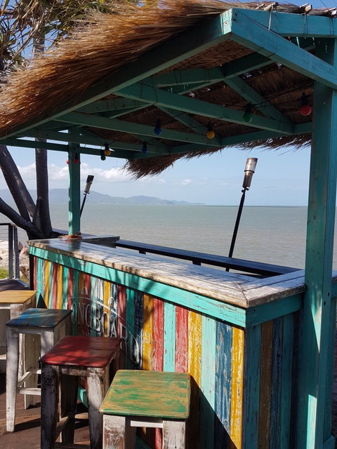 Longboard Bar And Grill - Go Out 3