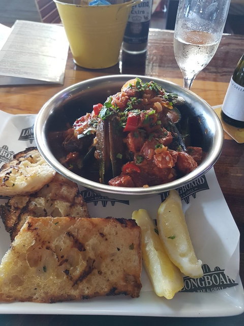 Longboard Bar And Grill - Go Out 6