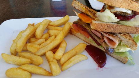 Trinity Beach Bar & Grill - Go Out 0