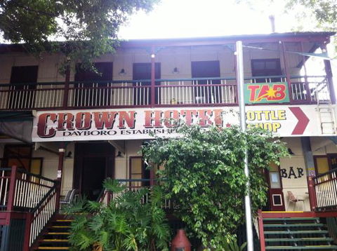 Crown Hotel - Go Out 0