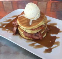 Gillies Roadhouse - Pubs and Clubs
