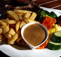 Meringandan Hotel - Pubs and Clubs