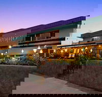 Mojo's Bar  Grill - Go Out