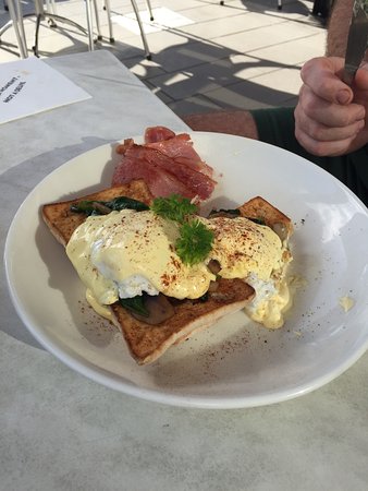 The Coffee Club Yeppoon Esplanade - Go Out 0