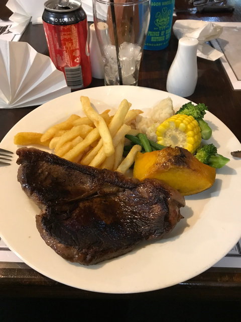 Wagon Wheel Motel - Pubs and Clubs 2