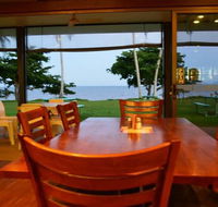 King Reef Hotel Restaurant - Pubs and Clubs