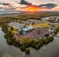 Sandstone Point Hotel - Pubs and Clubs