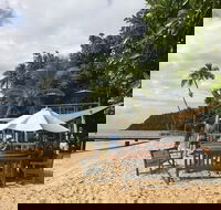Sunset Bar Dunk Island - Pubs and Clubs
