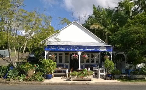 The Blue And White Teapot Cafe - Pubs and Clubs 0