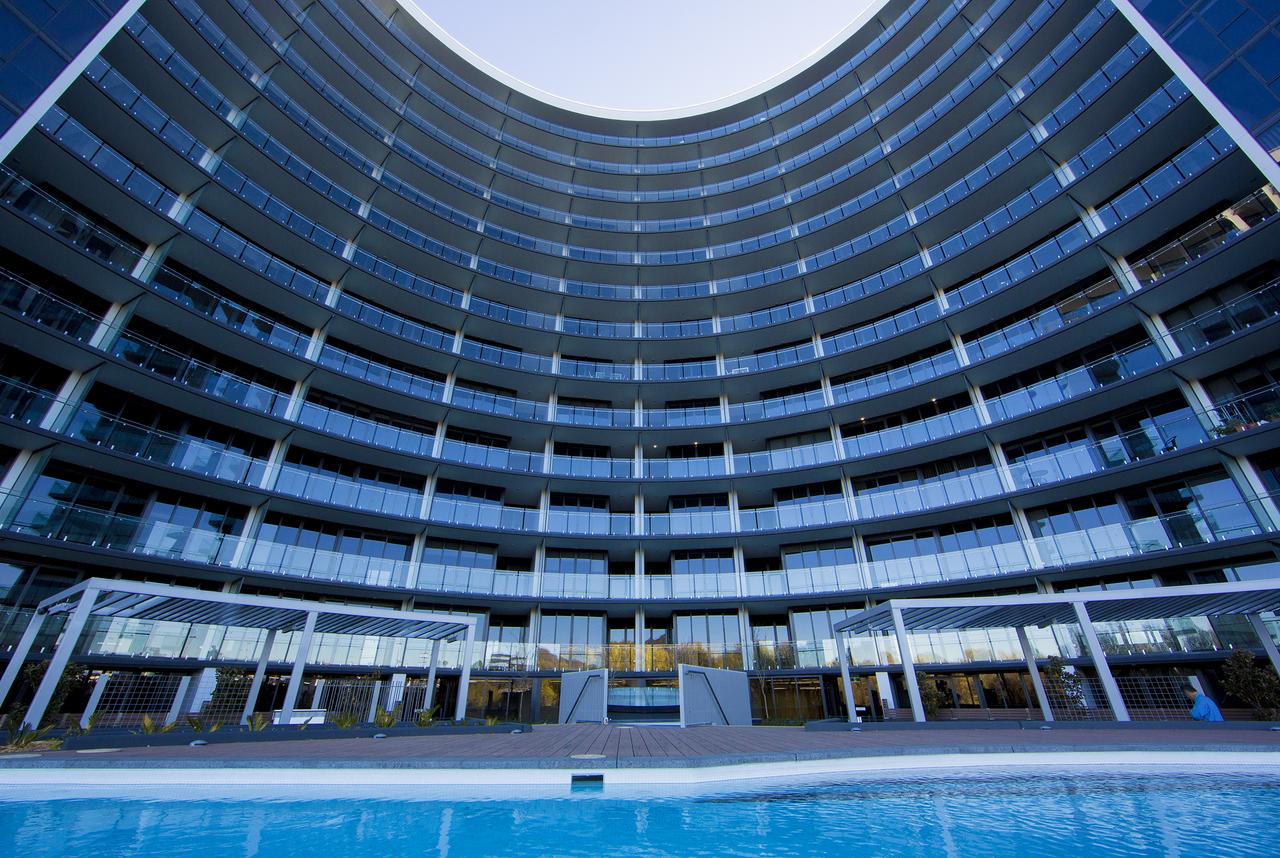 Accommodate Canberra - Manhattan on the Park Canberra
