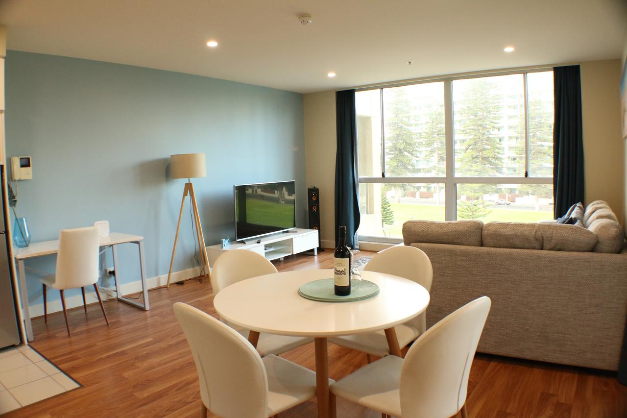 Beachside Luxury 2 Bedroom Getaway Glenelg