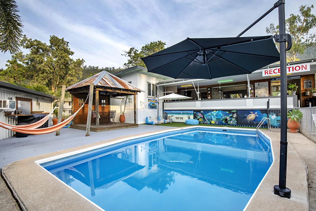 Bush Village Holiday Cabins Cannonvale