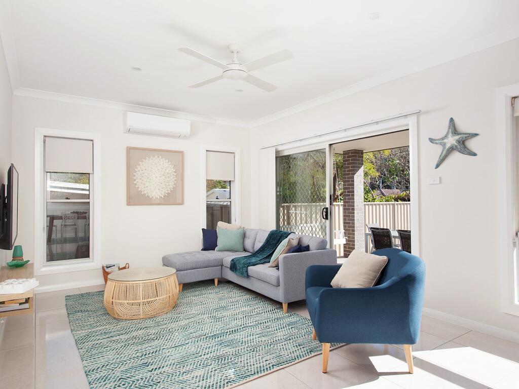 C A L M at beautiful Shoal Bay Shoal Bay