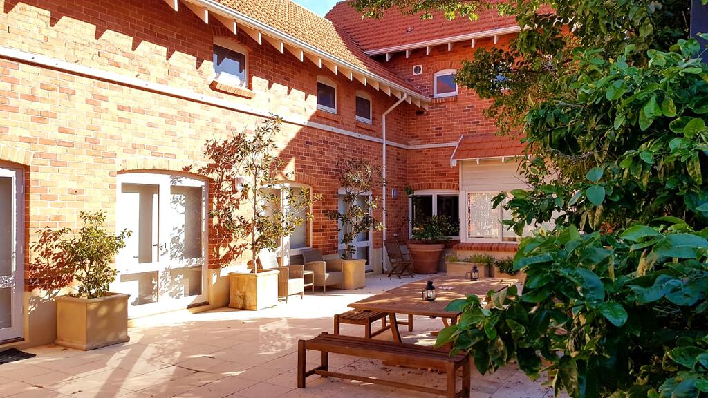 Chateau Cottesloe by the beach Cottesloe