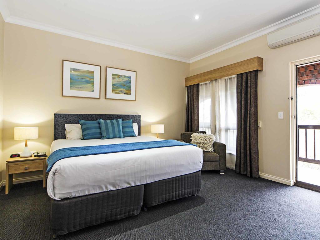 Comfort Inn  Suites Sombrero Prospect