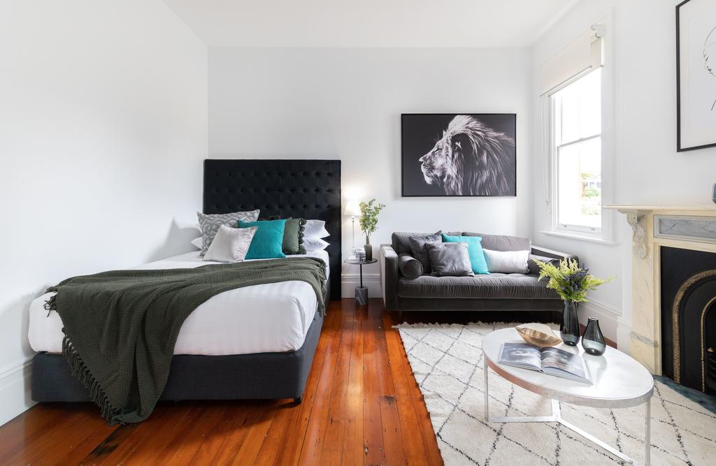 Cosy nook in inner-city Victorian mansion Glebe