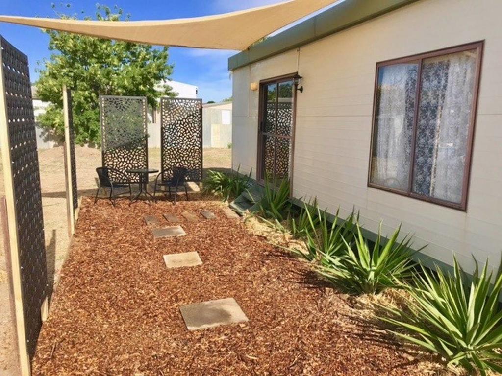 Cute Private Studio Flat with AIRCON Hay