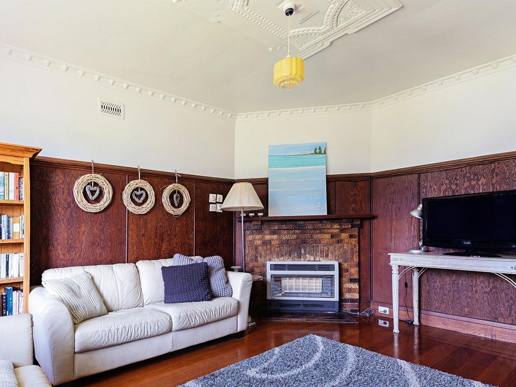 Dingle On Barclay Port Fairy