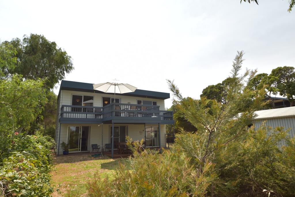 Dolphin Dreaming - 16 Dolphin Avenue Carrickalinga