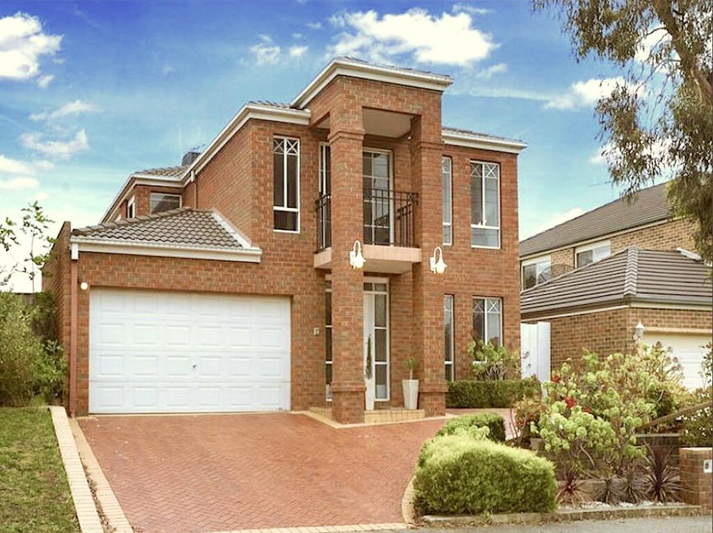 Elegant Glen House 4B5B ParkFront Glen Waverley