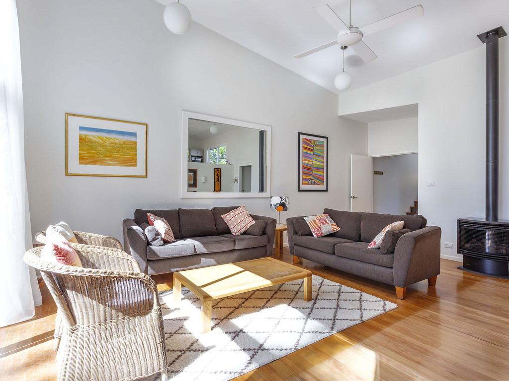 Fantastic Position - Pet Friendly Hawks Nest