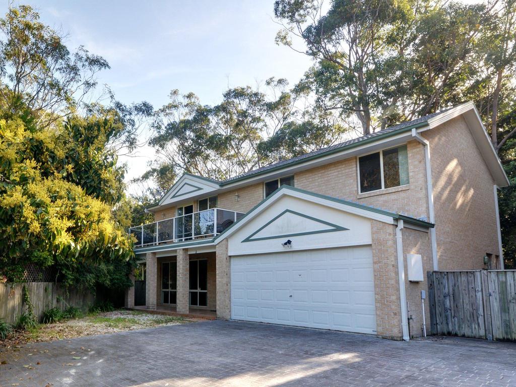 Four Bedroom Quality Townhouse Hawks Nest