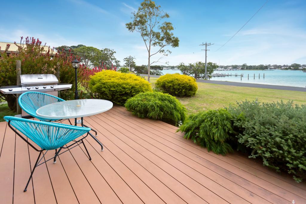 Getaway - waterfront island living Paynesville