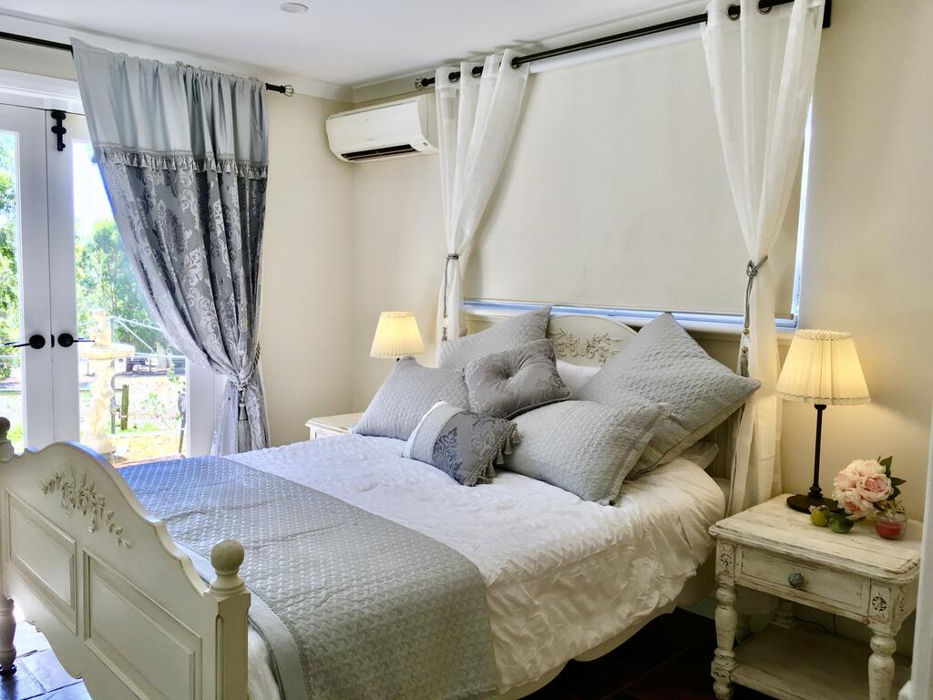 Gumleaf Manor Farmstay Hovea