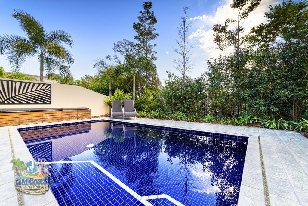 Holiday Home Bayhill Manor Hope Island
